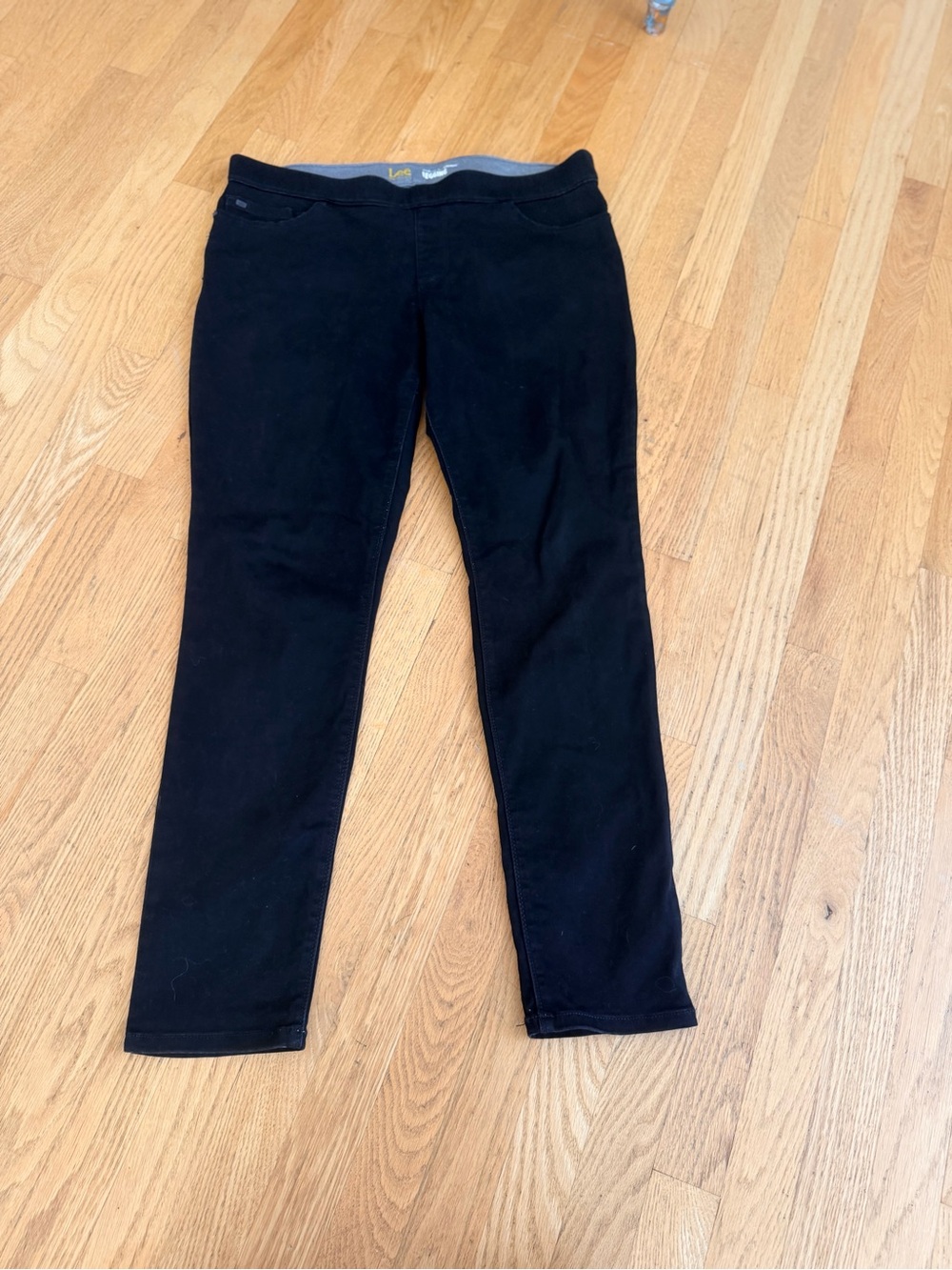 Ladies Size 16 Medium "Lee" Black Midrise Dream Legging Stretch GUC